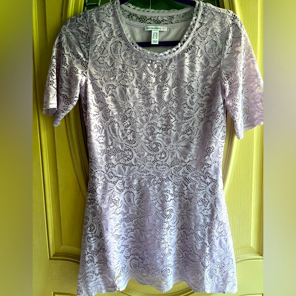 Isaac Mizrahi floral lace peplum top lilac/lavender XXS.